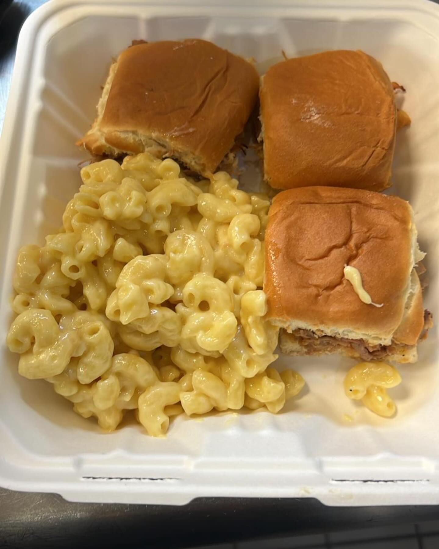 Sandwiches and mac and cheese